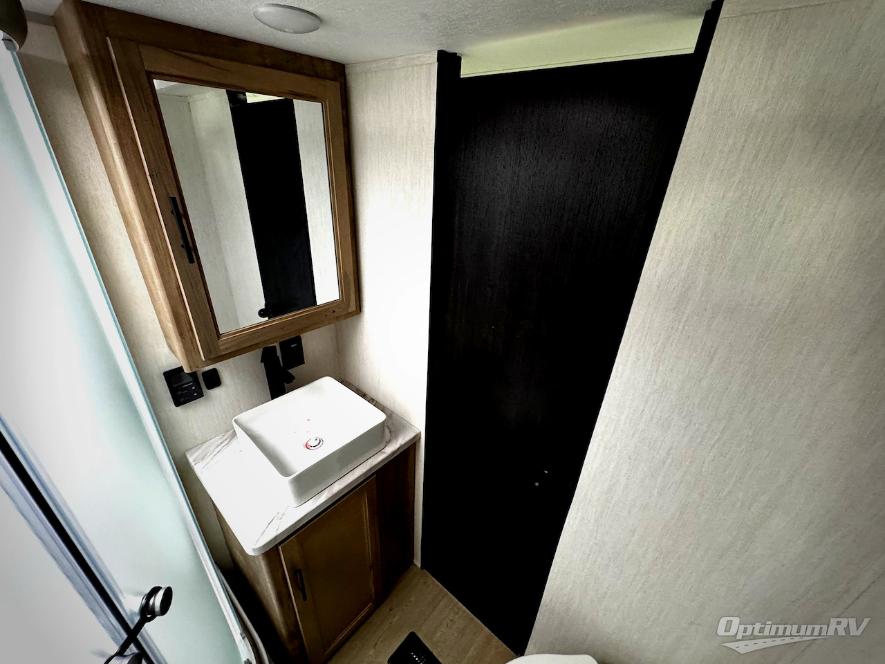 2026 Forest River Cherokee Wolf Den Black Label 273XLKBL Photo 15