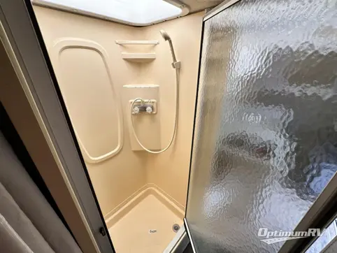 2009 Winnebago Access 29T RV Photo 4