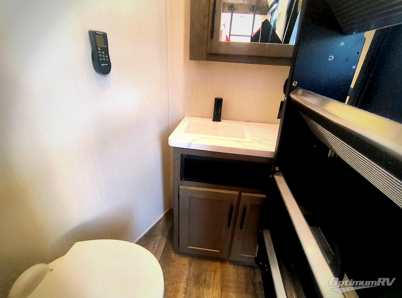 2025 Forest River Cherokee Arctic Wolf Suite 3750SUITE Photo 14