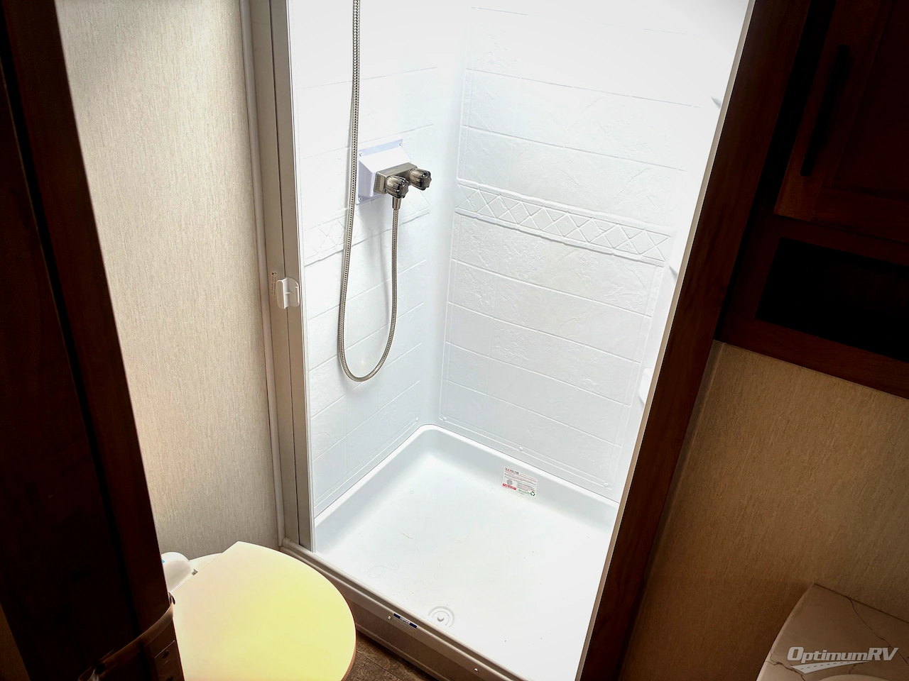 2024 Forest River Cherokee Arctic Wolf 261RK Photo 10