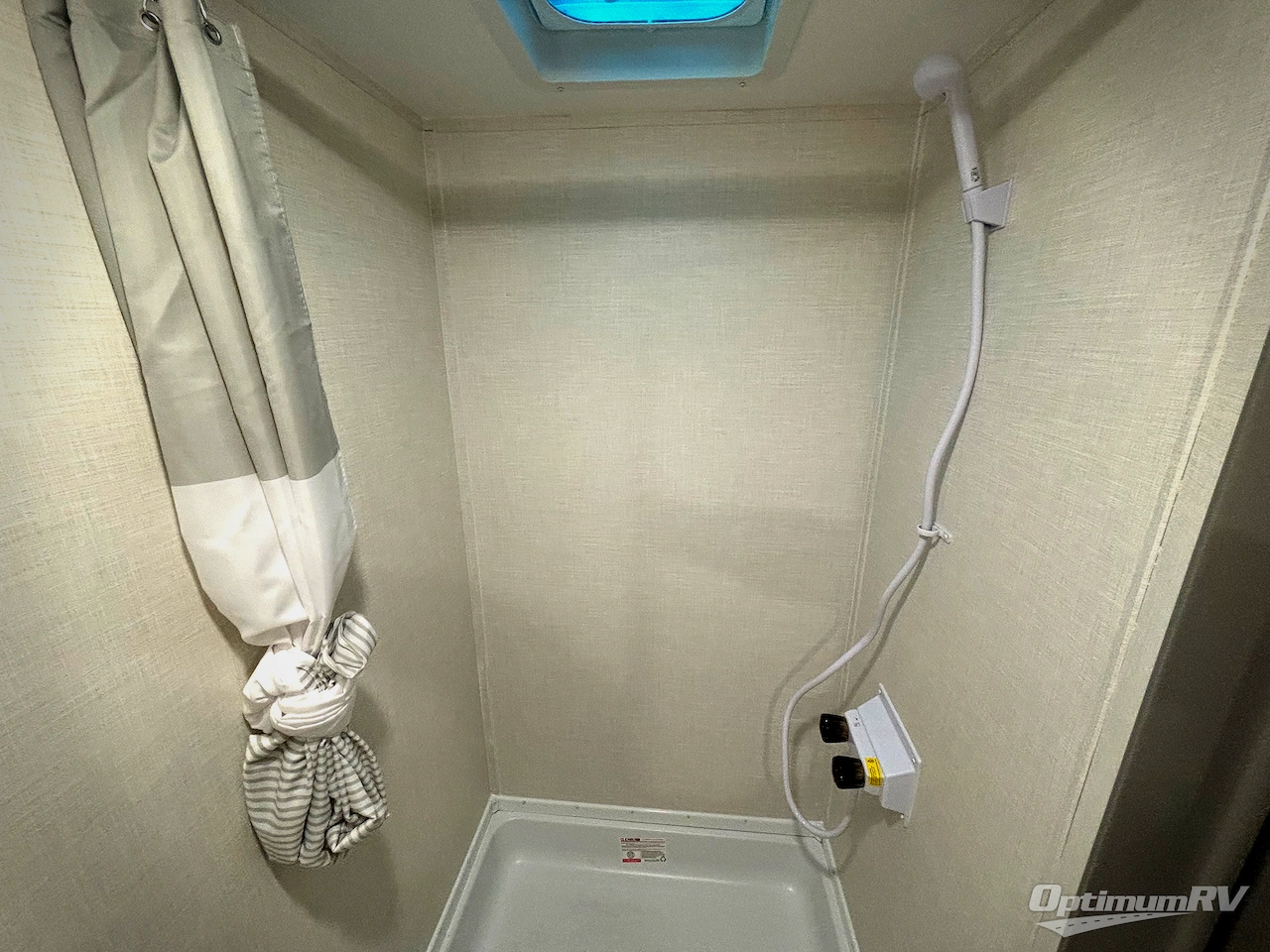 2026 Coachmen Clipper Cadet 16CFB Photo 12