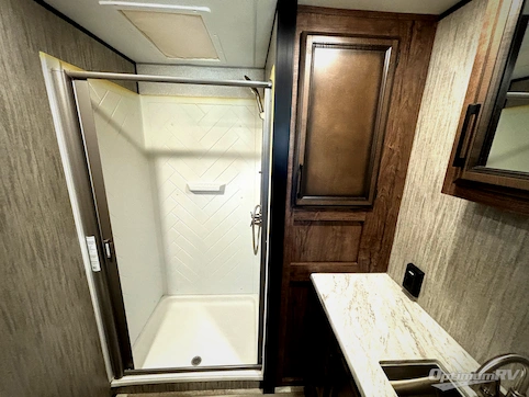 2022 KZ Venom V-Series V3916TK RV Photo 3