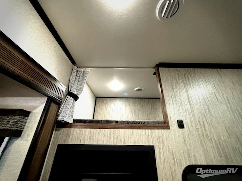 2022 KZ Venom V-Series V3916TK RV Photo 4