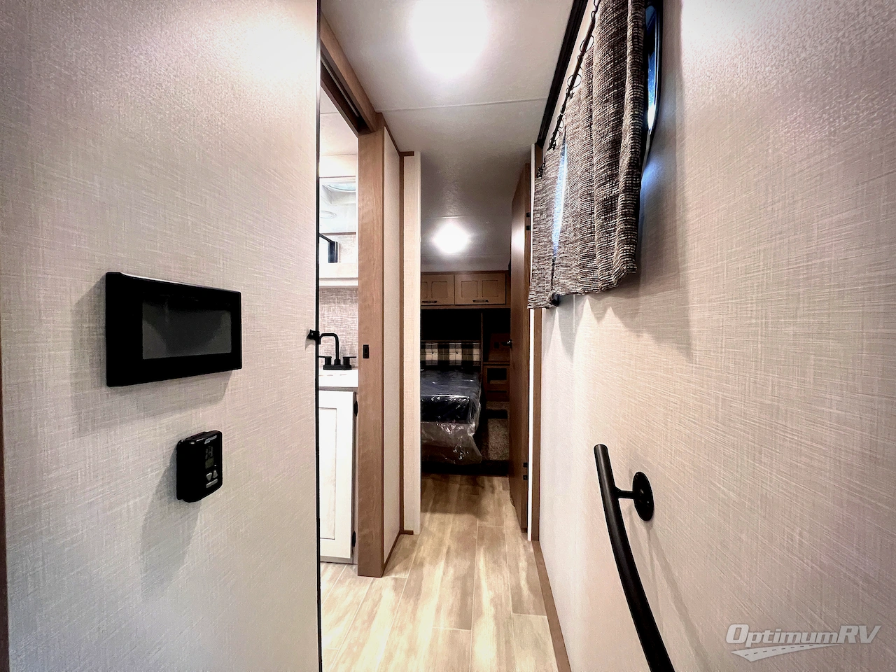 2024 KZ Durango Half-Ton D291BHT Photo 6