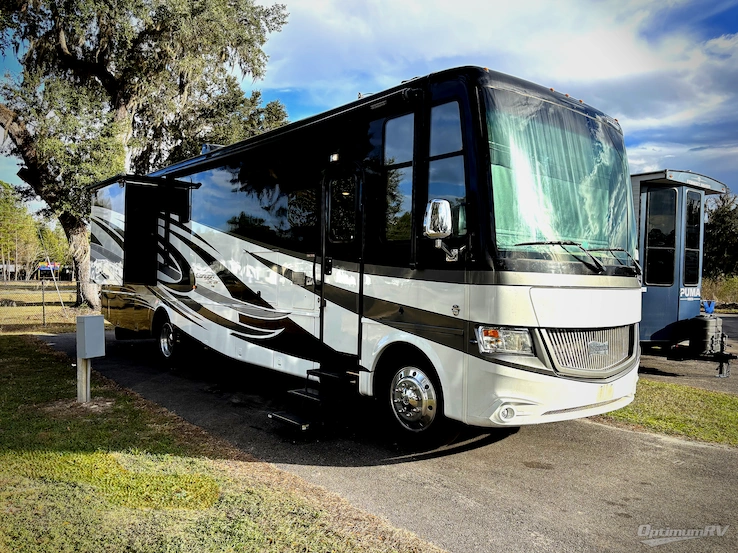 2017 Newmar Canyon Star 3710 RV Photo 1