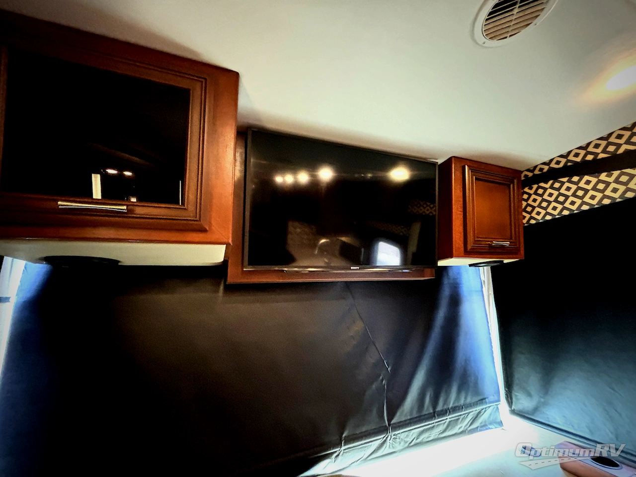 2017 Newmar Canyon Star 3710 Photo 10