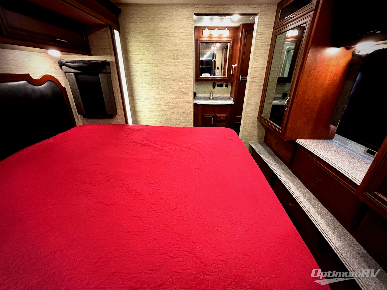 2017 Newmar Canyon Star 3710 Photo 17