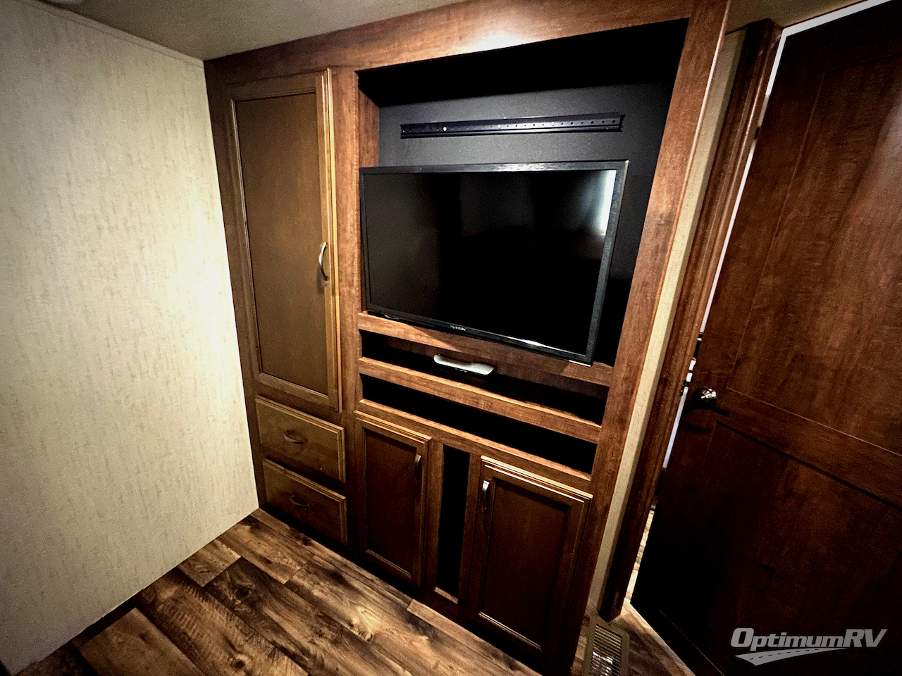 2019 Forest River Sandpiper 372LOK Photo 17