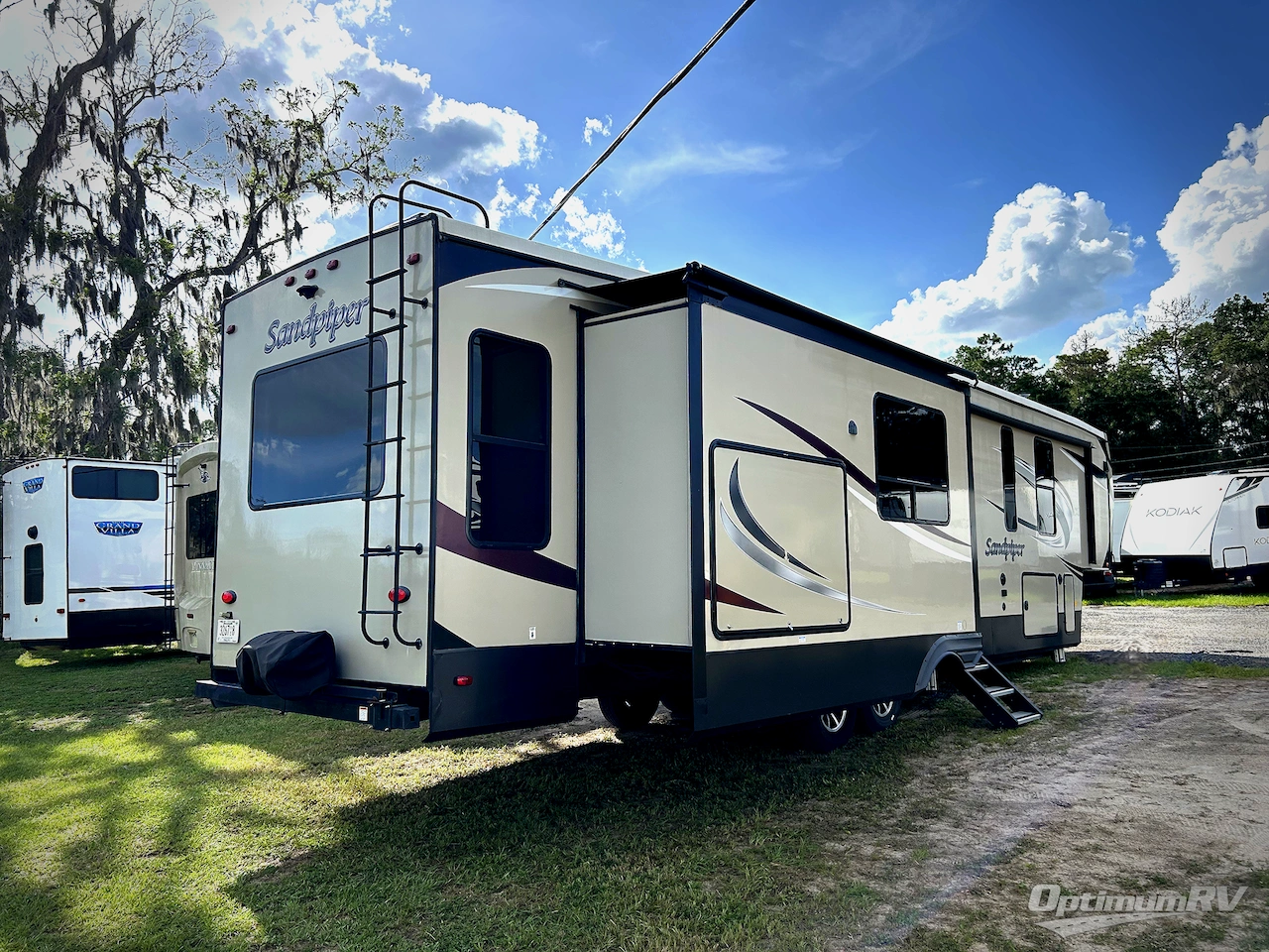 2019 Forest River Sandpiper 372LOK Photo 2