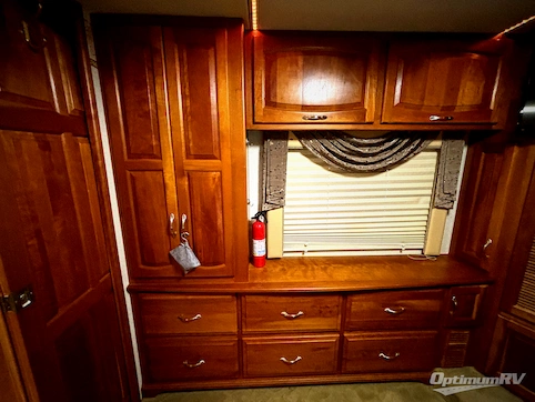 2004 Newmar Mountain Aire 4016 RV Photo 4