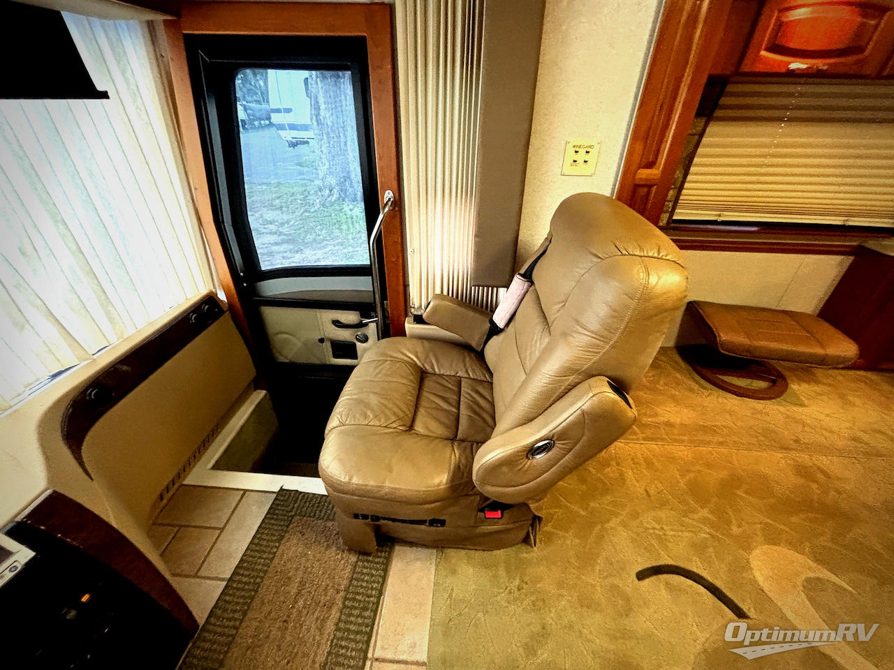 2004 Newmar Mountain Aire 4016 Photo 9
