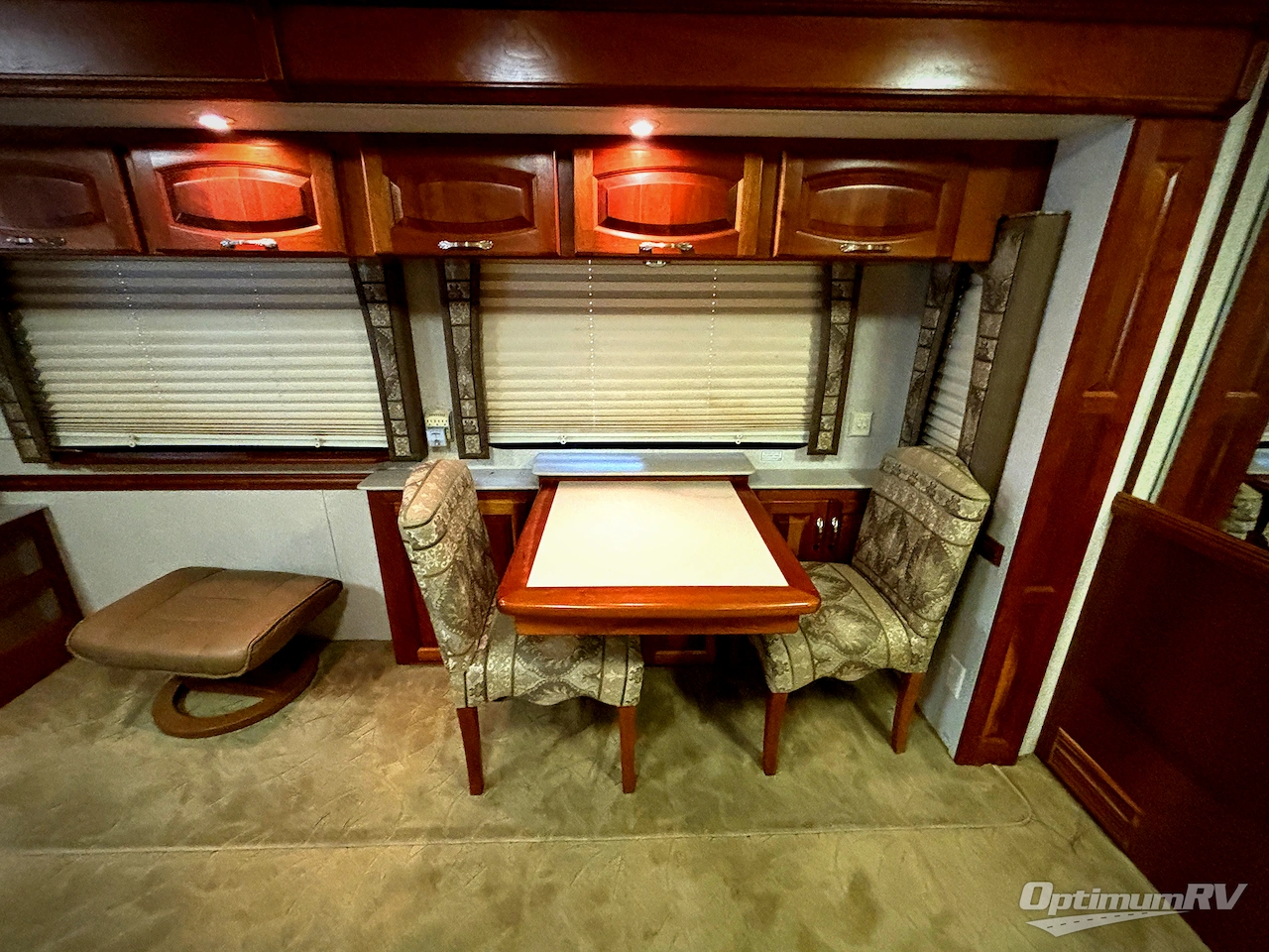 2004 Newmar Mountain Aire 4016 Photo 11