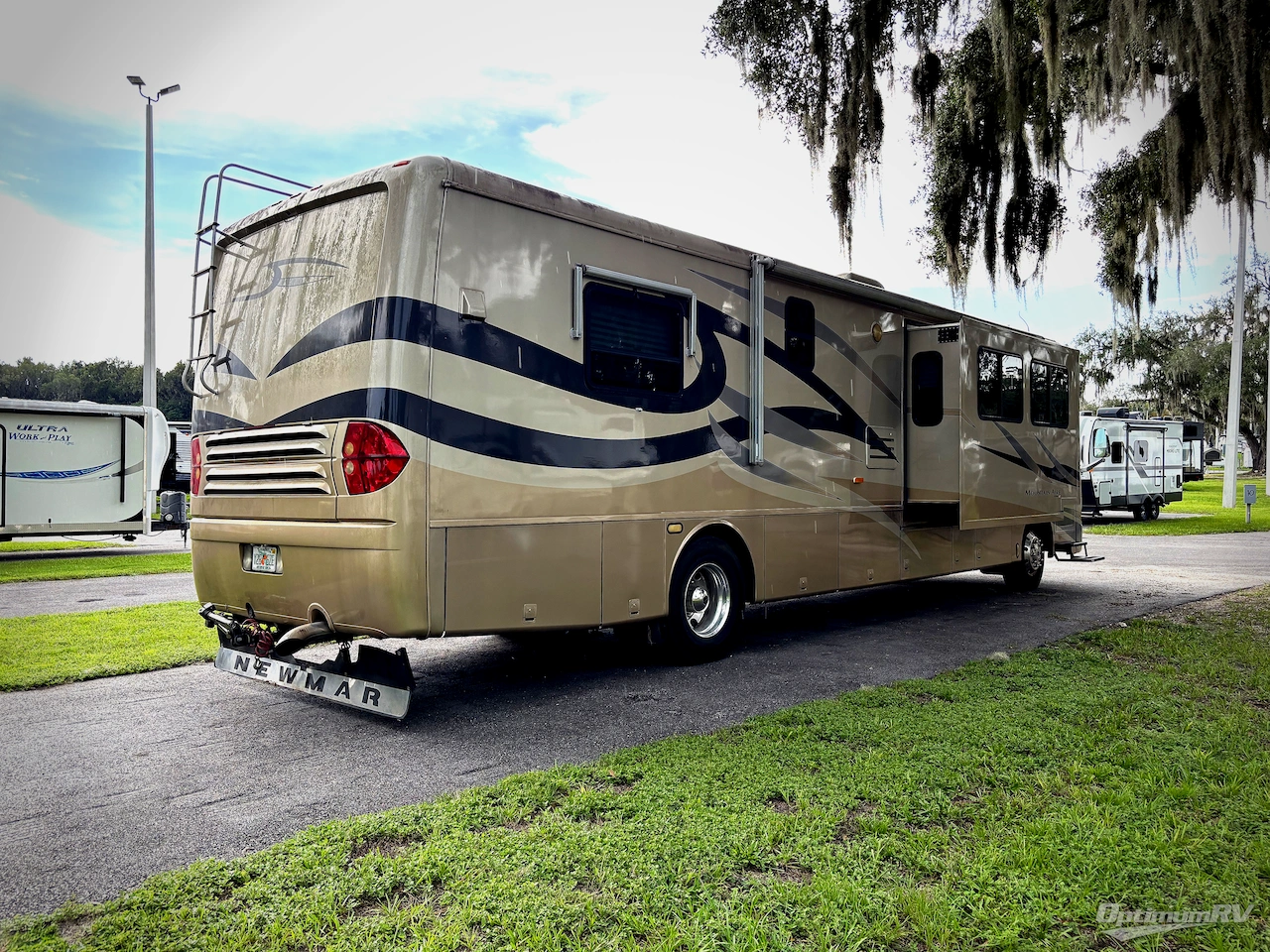 2004 Newmar Mountain Aire 4016 Photo 2