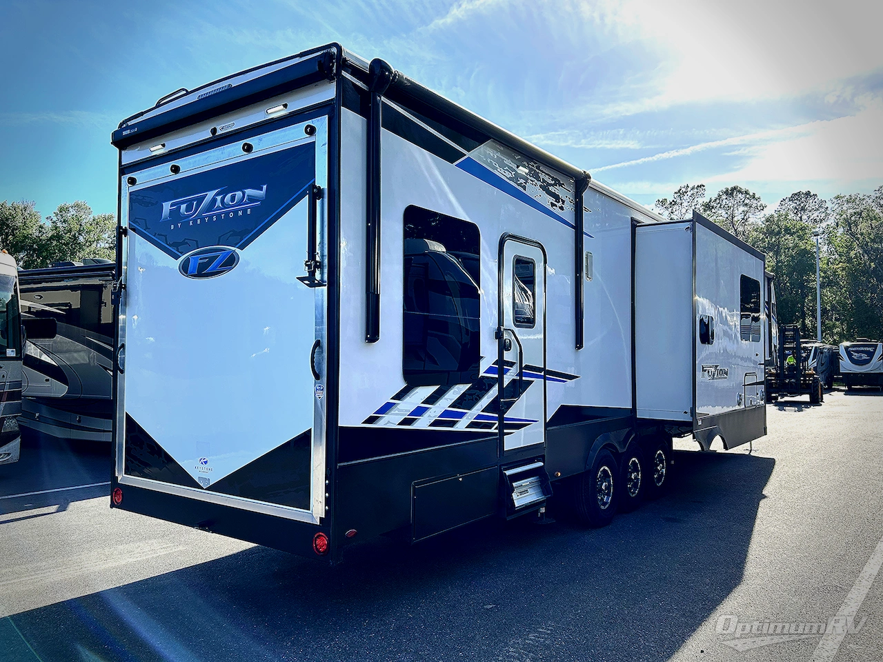 2023 Keystone Fuzion 430 Photo 2