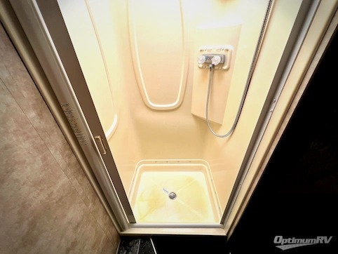 2012 Itasca Reyo 25R RV Photo 4