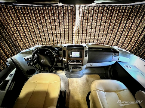 2012 Itasca Reyo 25R RV Photo 2