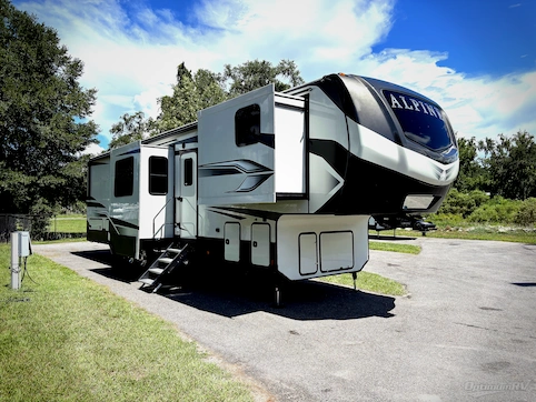Used 2022 Keystone alpine 3790FK Featured Photo