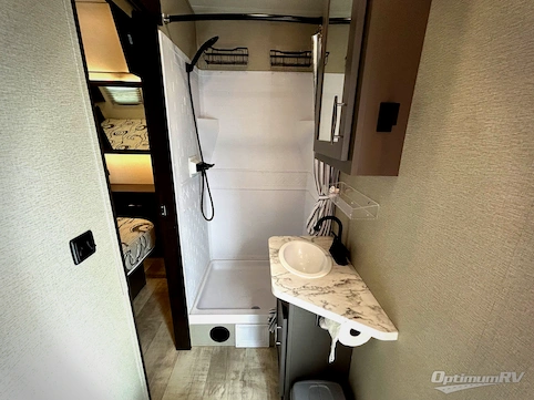2022 Grand Design Momentum G-Class 31G RV Photo 3