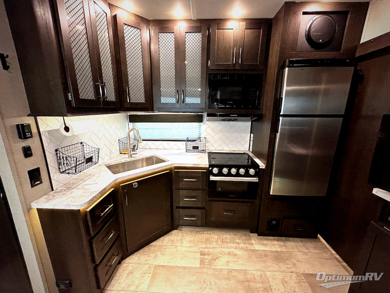2022 Grand Design Momentum G-Class 31G Photo 6