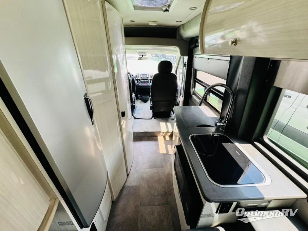 2020 Pleasure-Way Lexor FL Photo 6