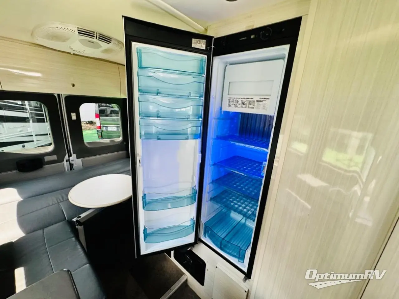 2020 Pleasure-Way Lexor FL Photo 10