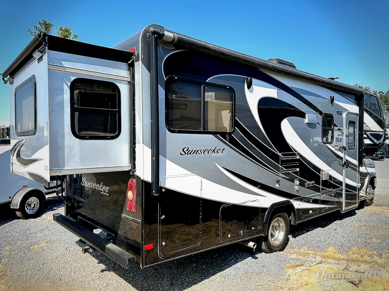 2017 Forest River Sunseeker 2500TS Ford Photo 2