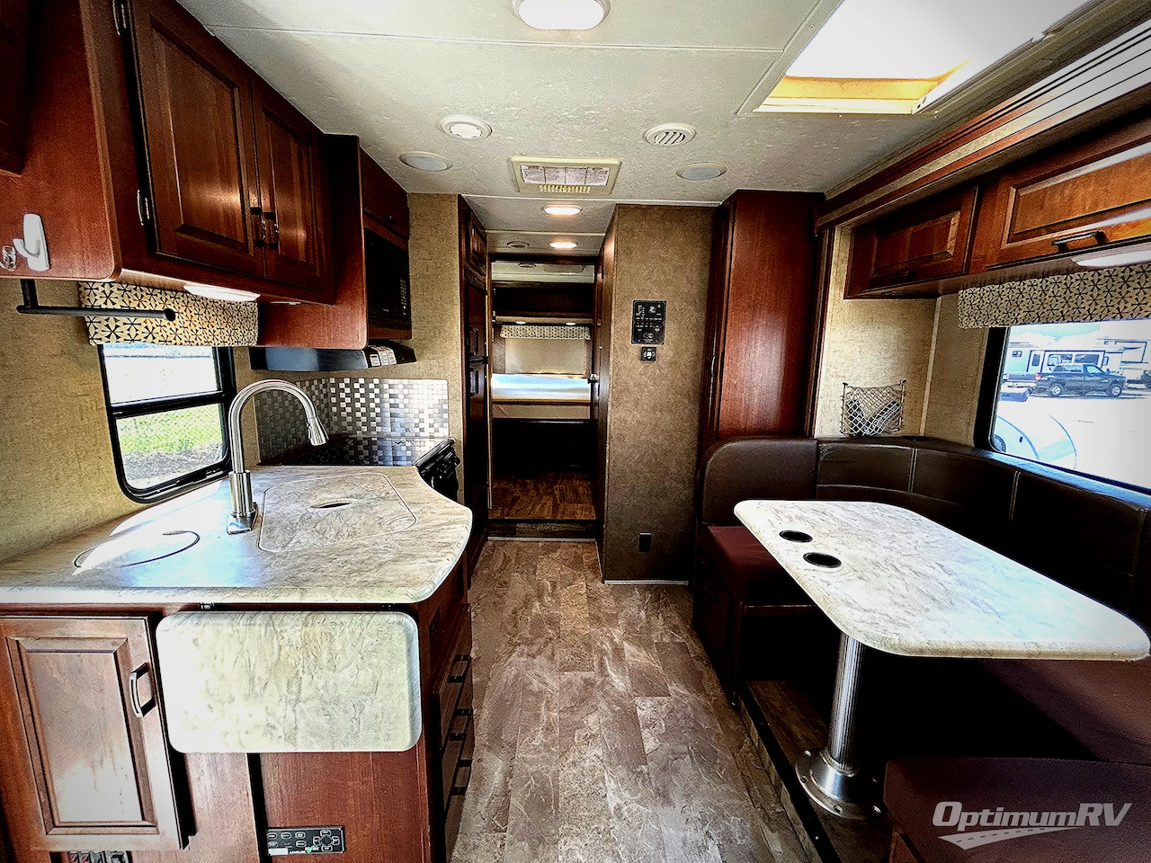 2017 Forest River Sunseeker 2500TS Ford Photo 4