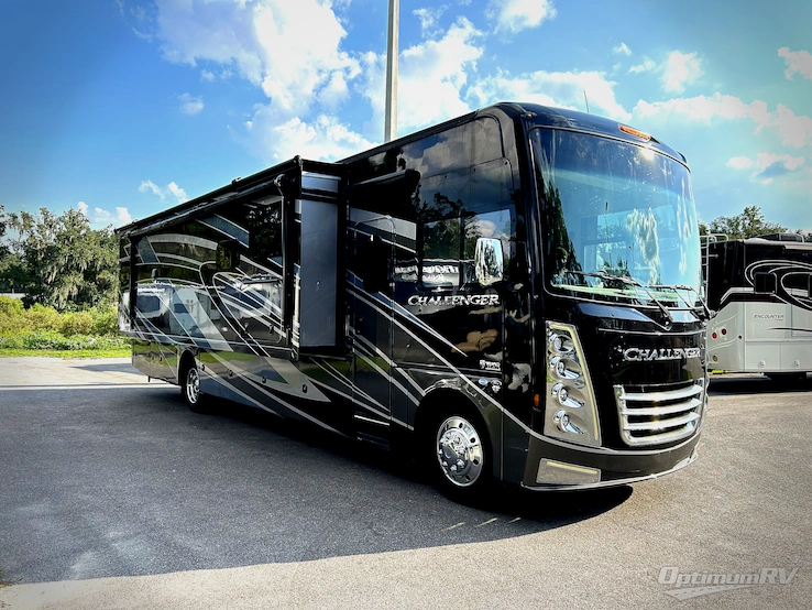 2023 Thor Challenger 37FH RV Photo 1