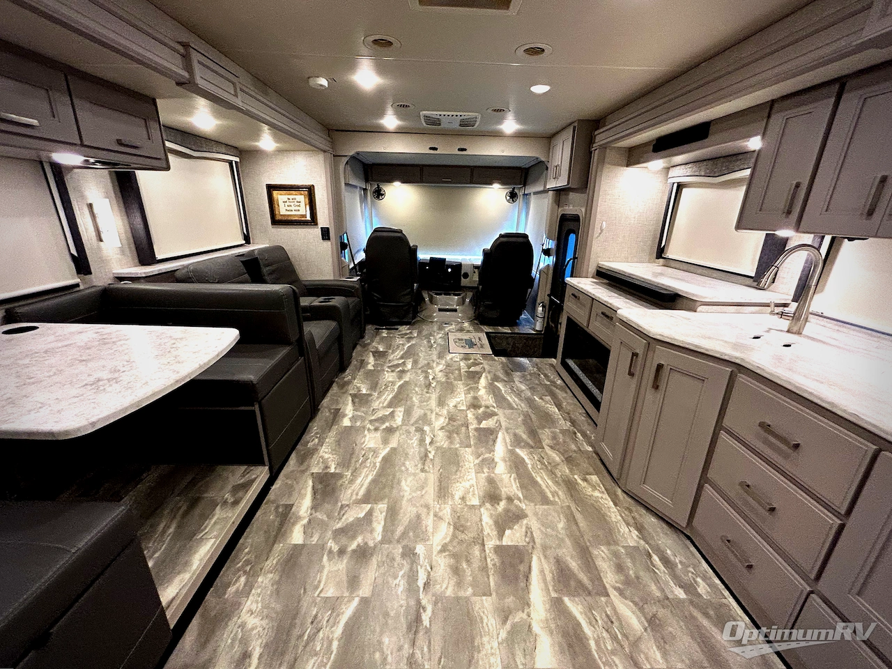 2023 Thor Challenger 37FH Photo 3