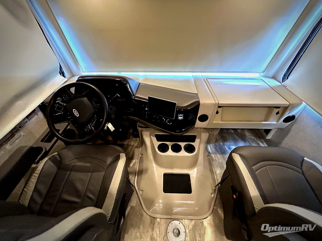 2023 Thor Challenger 37FH Photo 6