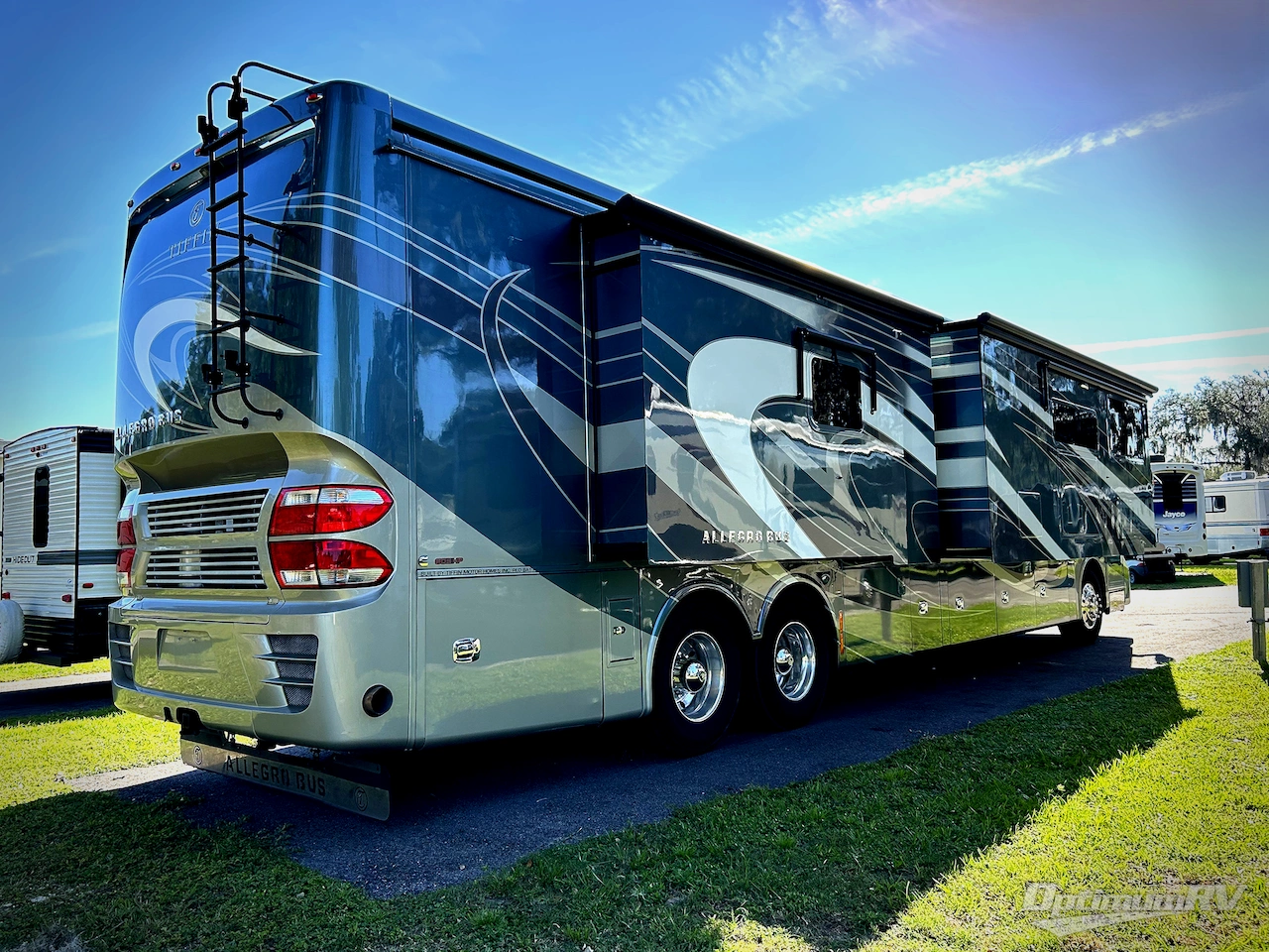 2018 Tiffin Allegro Bus 45OP Photo 2