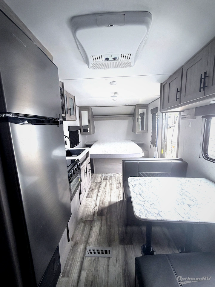 2022 Dutchmen Coleman Lantern LT Series 214BH Photo 7