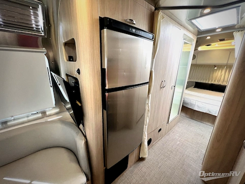 2021 Airstream Globetrotter 27FB RV Photo 3