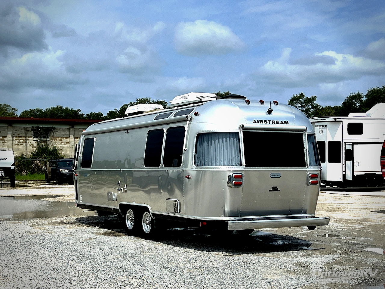 2021 Airstream Globetrotter 27FB Photo 3