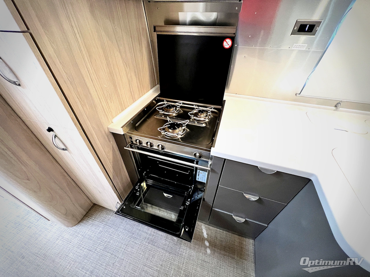 2021 Airstream Globetrotter 27FB Photo 7