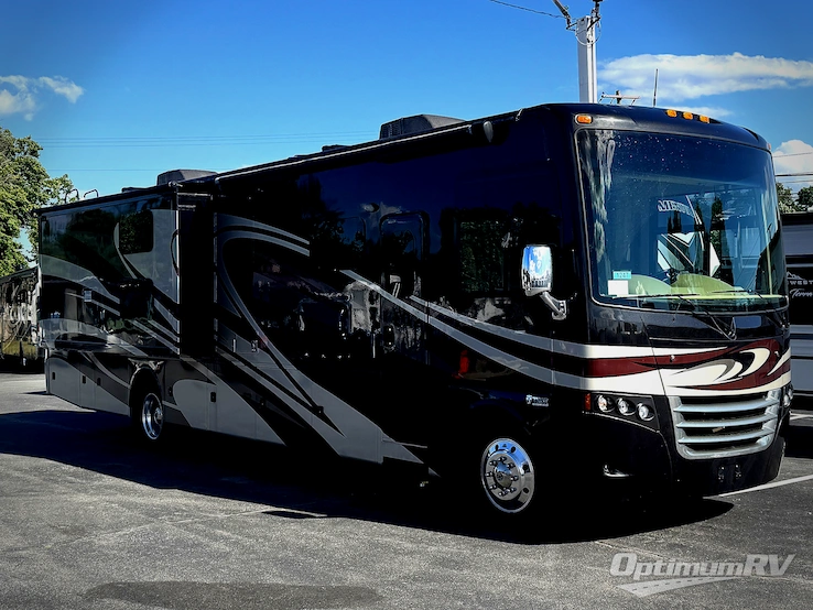 2017 Thor Miramar 37.1 RV Photo 1