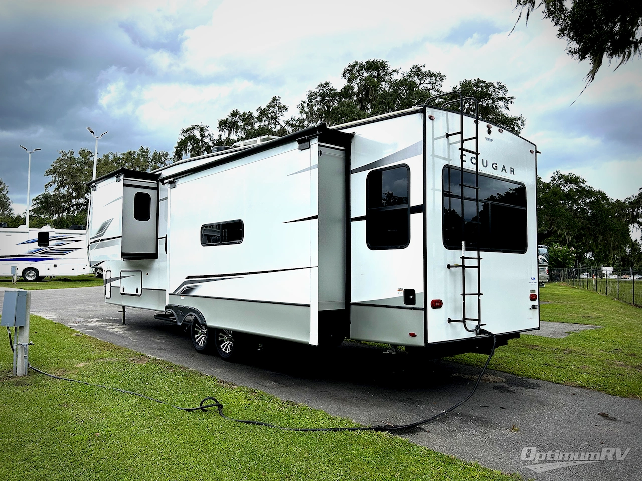 2023 Keystone Cougar 355FBS Photo 3