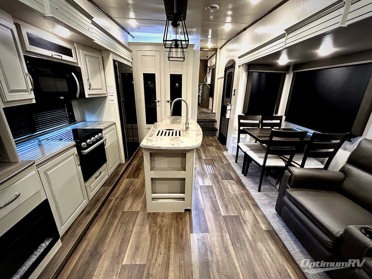 2023 Keystone Cougar 355FBS Photo 5