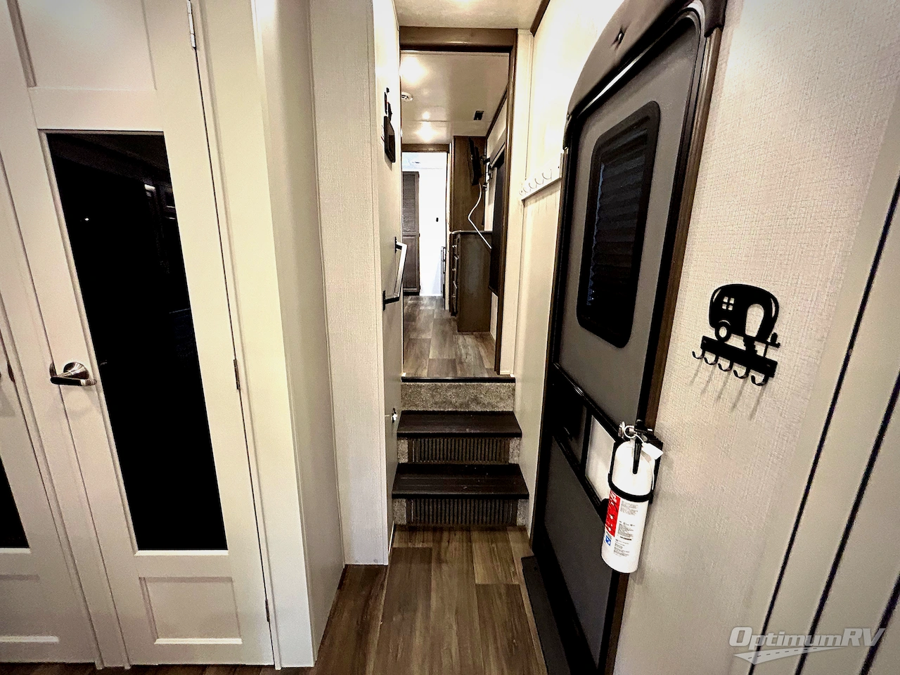 2023 Keystone Cougar 355FBS Photo 7