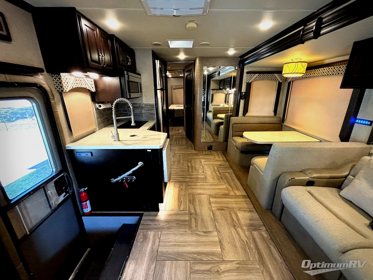 2018 Dynamax DX3 37BH Photo 4