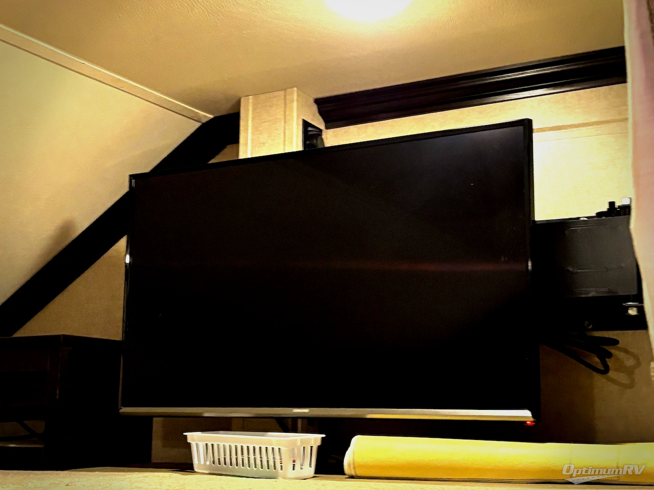 2018 Dynamax DX3 37BH Photo 12