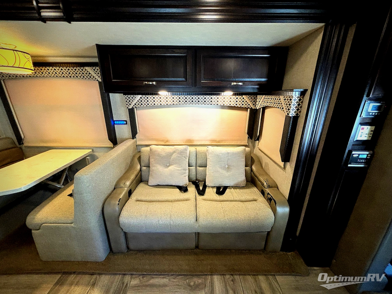 2018 Dynamax DX3 37BH Photo 15