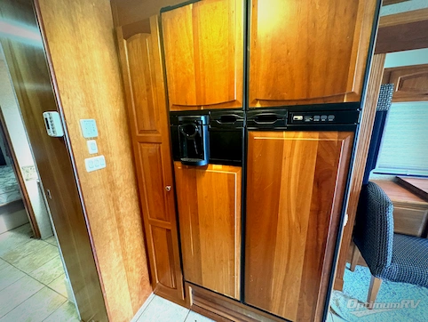 2007 Newmar Dutch Star DSDP 4304 RV Photo 3