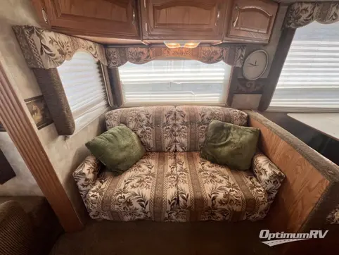 2006 Keystone Sprinter 274RLS RV Photo 2