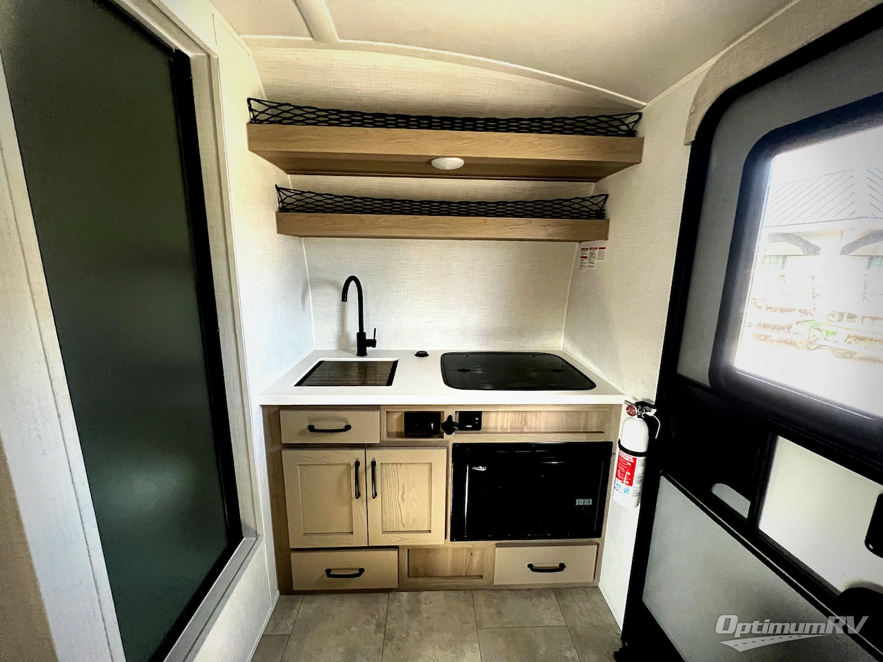 2025 Forest River Rockwood GEO Pro G15RDG Photo 9