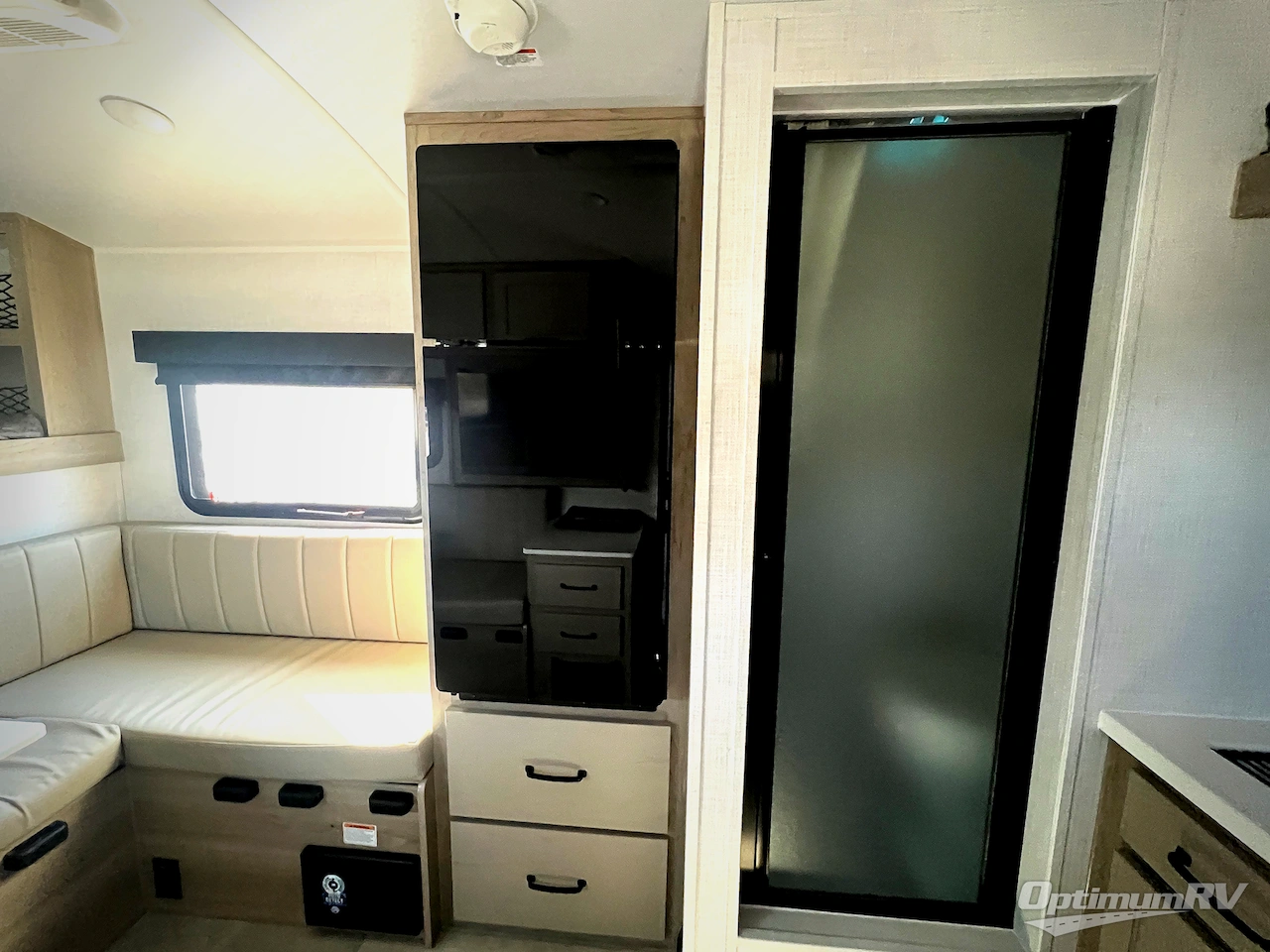 2025 Forest River Rockwood GEO Pro G15RDG Photo 13