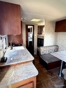 2018 Forest River Wildwood X-Lite 230BHXL RV Photo 3