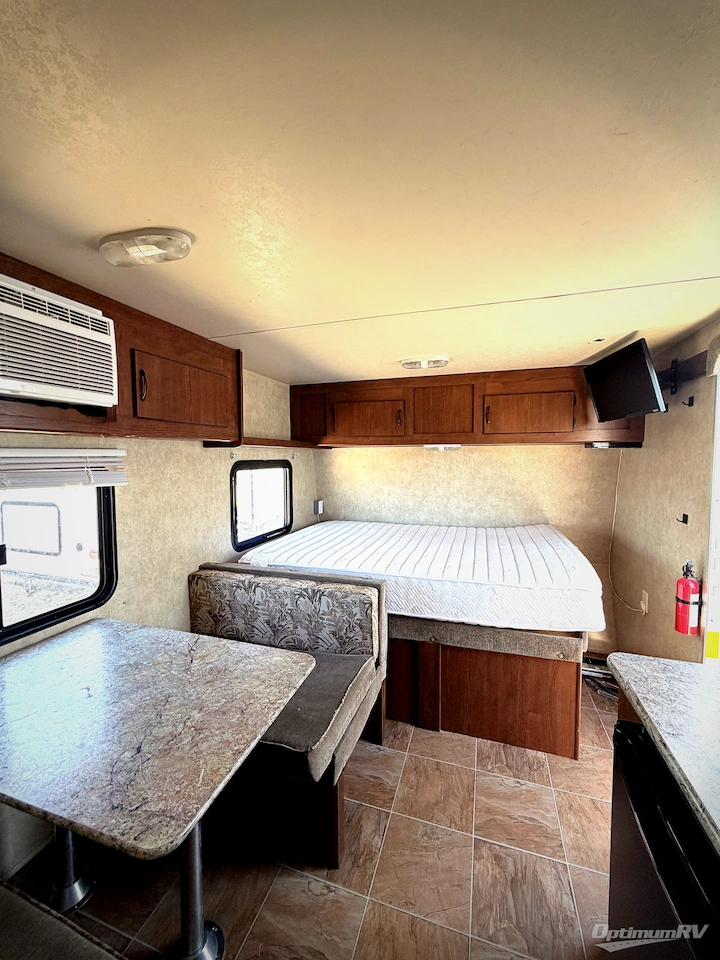 2018 Forest River Wildwood X-Lite 230BHXL Photo 8