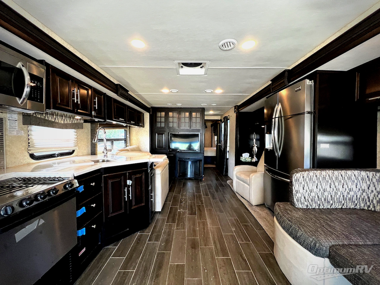 2015 Forest River Georgetown XL 377TSF Photo 2