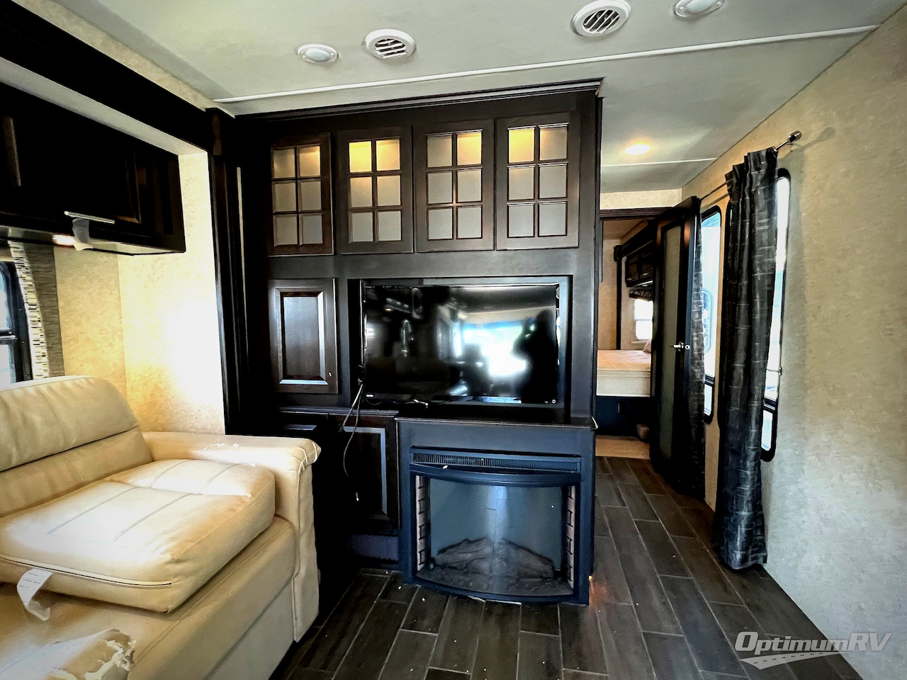 2015 Forest River Georgetown XL 377TSF Photo 16